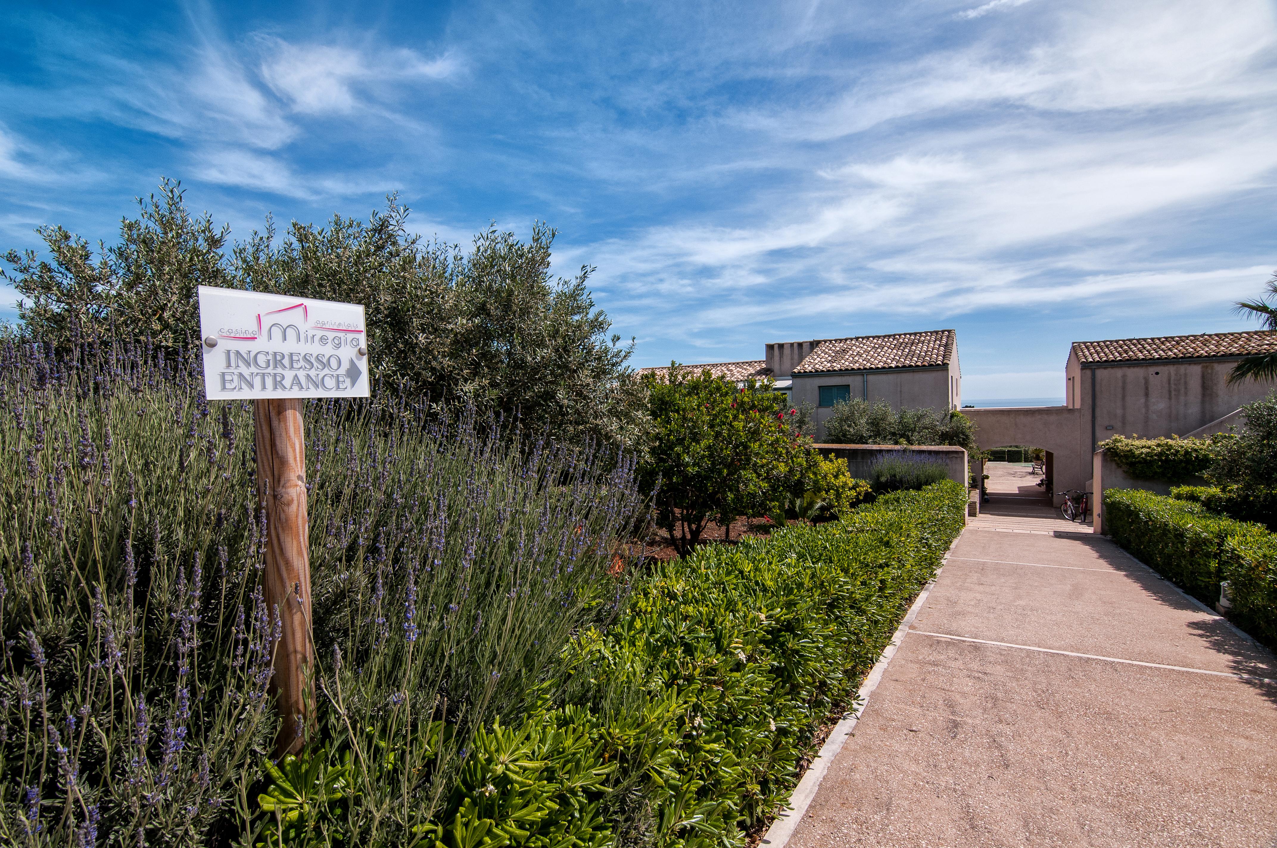 מלון מנפי Relais Casina Miregia מראה חיצוני תמונה