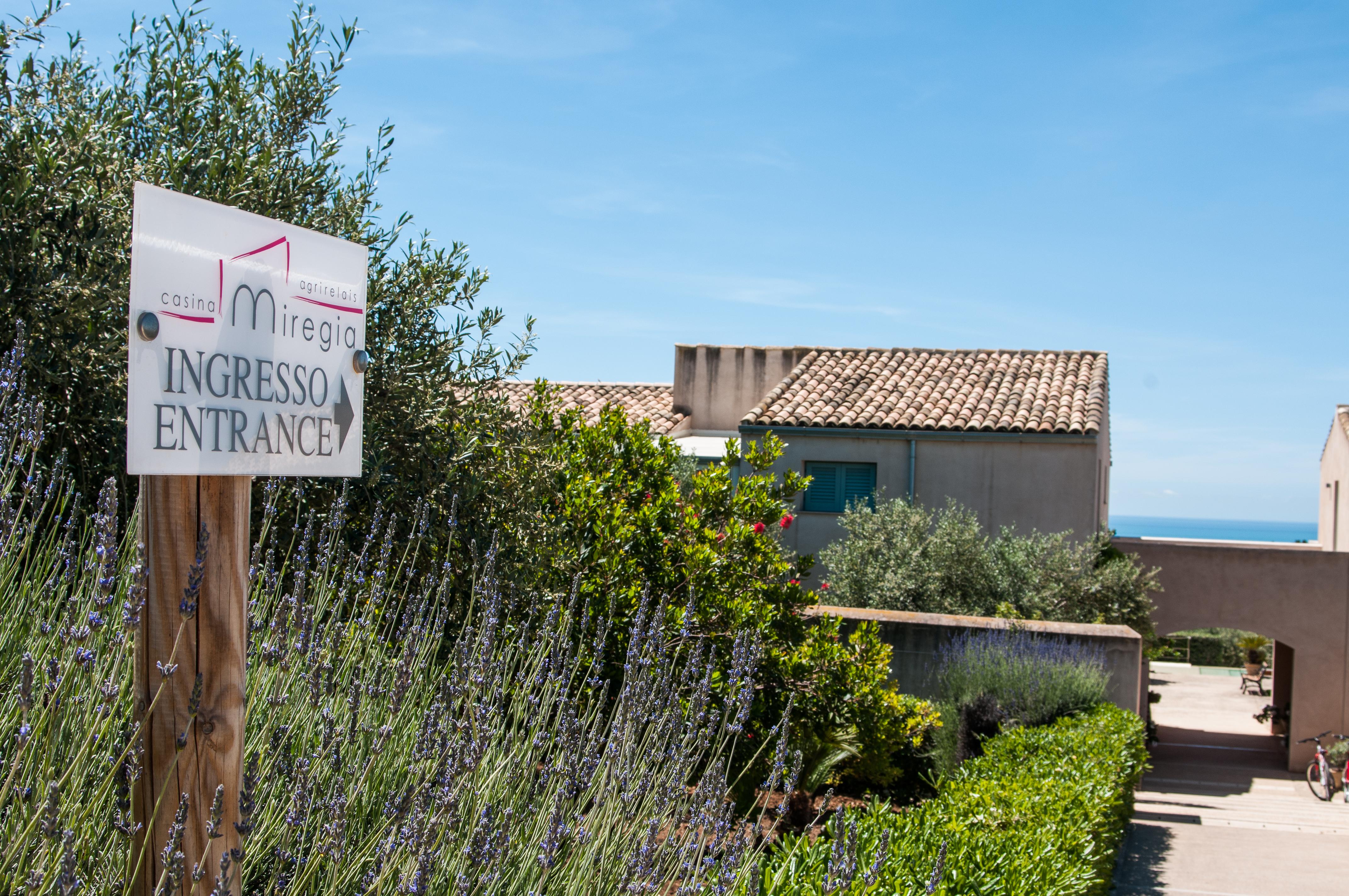 מלון מנפי Relais Casina Miregia מראה חיצוני תמונה