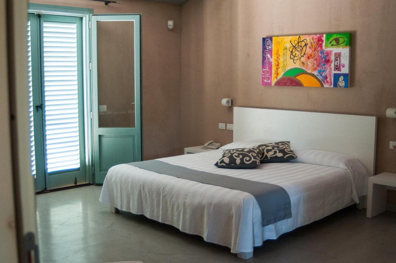 מלון מנפי Relais Casina Miregia מראה חיצוני תמונה